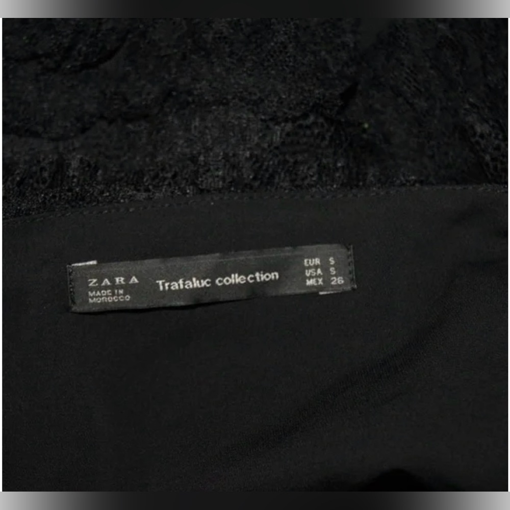 Zara Black Lace Ruffled Halter Neck Cold
Shoulder Top Size S - Picture 10 of 16
